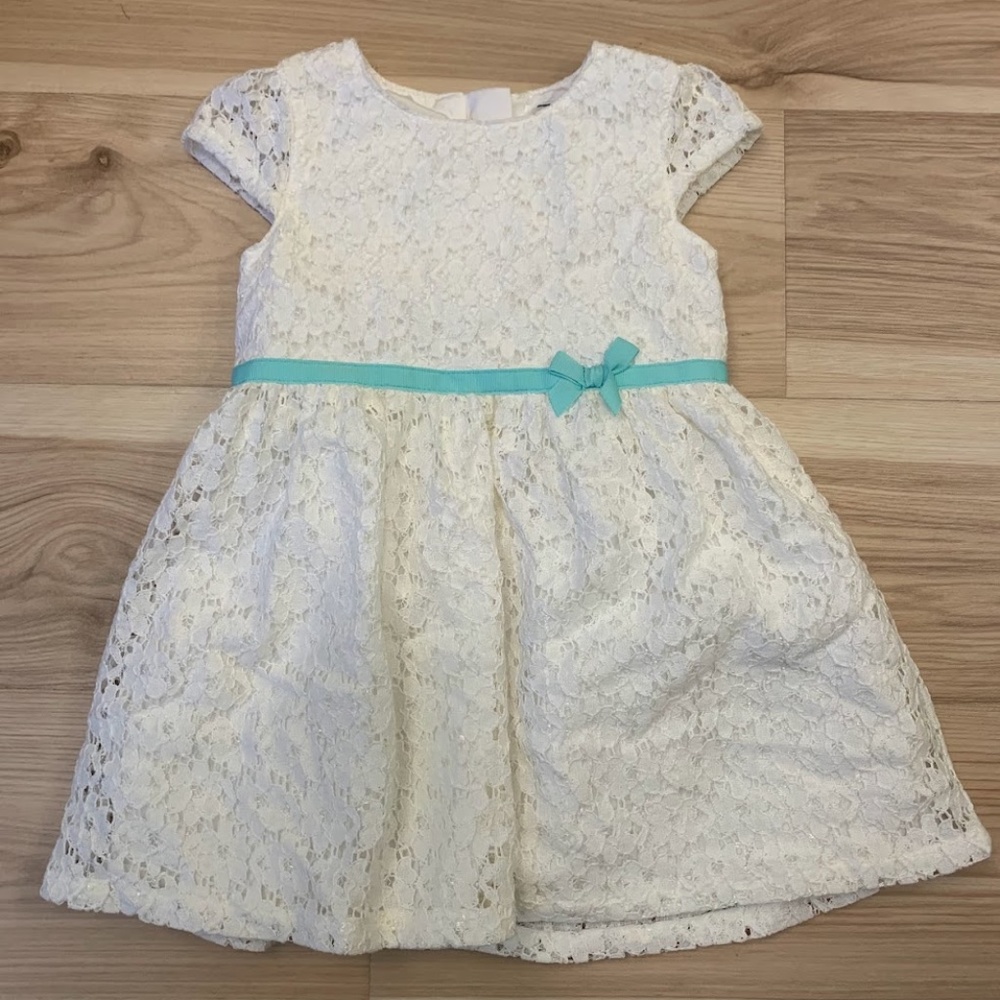 Carter’s White Lined Lace Dress w/Blue Ribbon Size: 18M